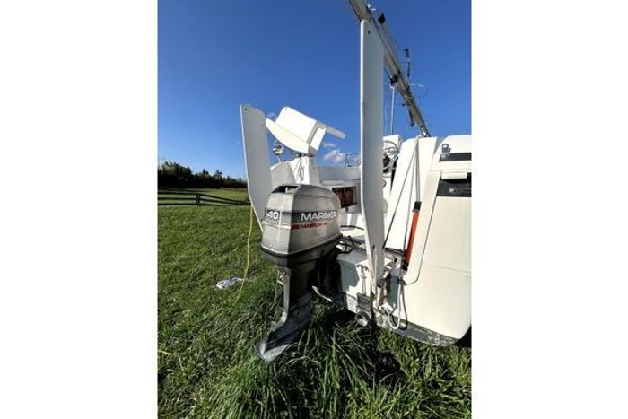 1998 MacGregor 26X Powersailer Photo 3 of 14