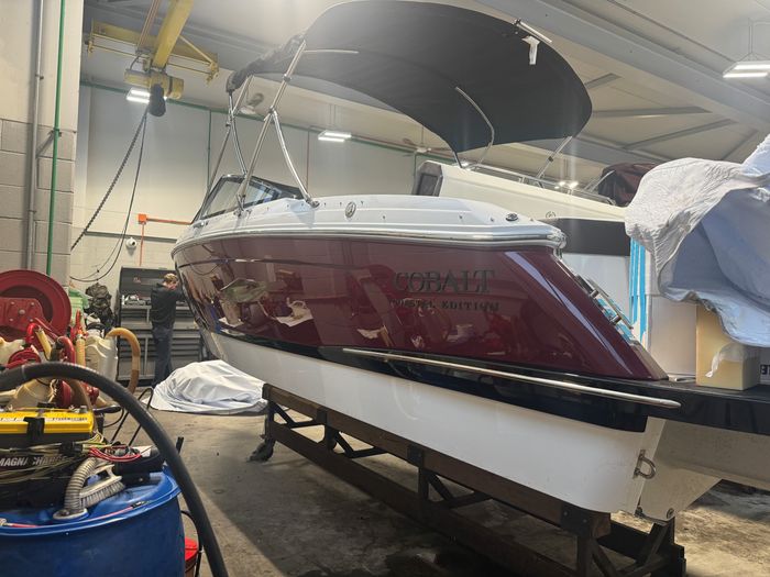 2026 Cobalt R4 Outboard Photo 4 sur 8