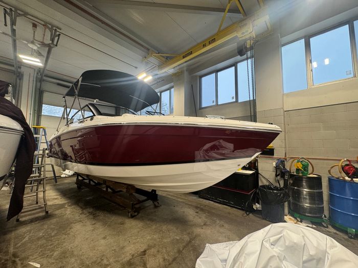 2026 Cobalt R4 Outboard Photo 5 sur 8