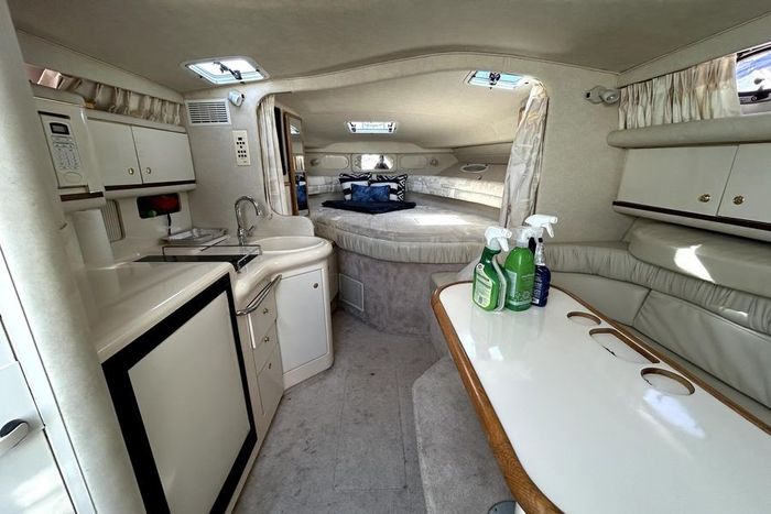 1997 Sea Ray 330 Sundancer Photo 22 of 29