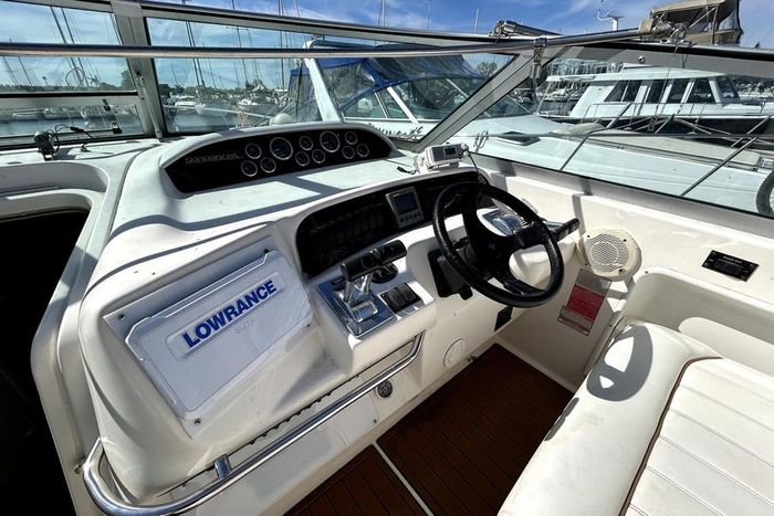 1997 Sea Ray 330 Sundancer Photo 8 of 29