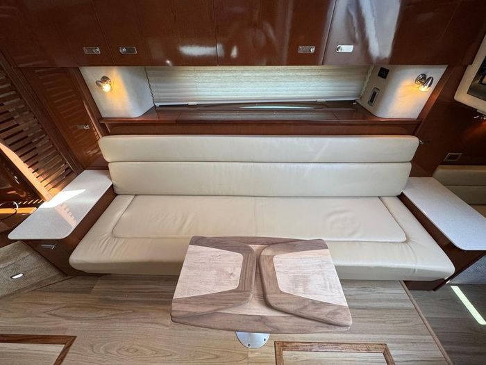2010 Sea Ray 370 Sundancer Photo 24 sur 27