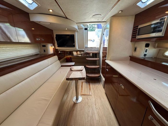 2010 Sea Ray 370 Sundancer Photo 25 sur 27