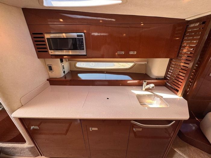 2010 Sea Ray 370 Sundancer Photo 26 sur 27