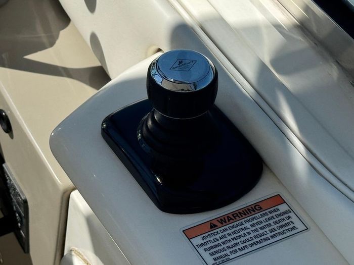 2010 Sea Ray 370 Sundancer Photo 10 sur 27
