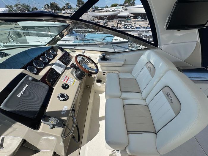 2010 Sea Ray 370 Sundancer Photo 11 sur 27