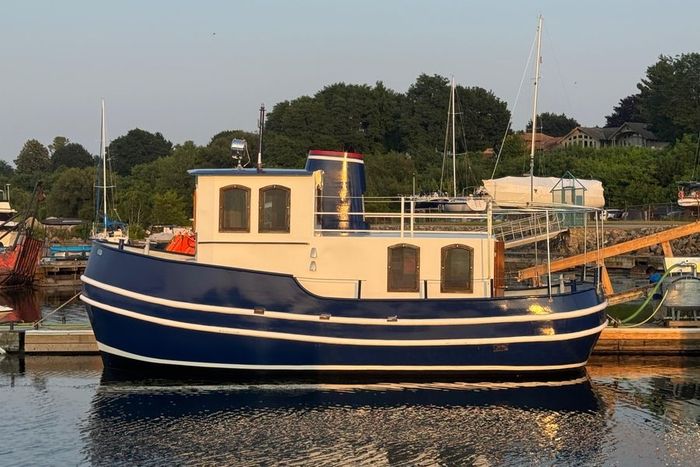1987 Tugboat 28 Photo 2 of 14