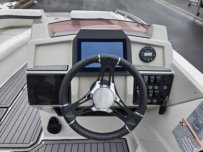 2023 Starcraft SVX 191 W/ 150 HP YAMAHA- 566 Hours Photo 15 of 28