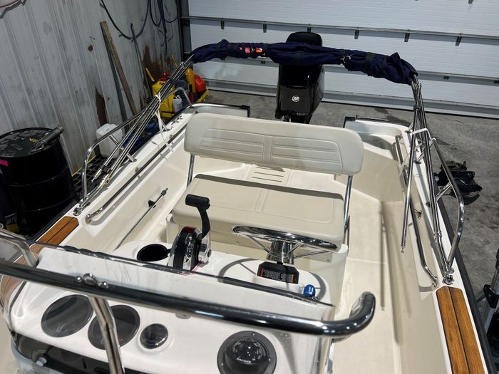 2019 Boston Whaler 150 Montauk Photo 6 of 8