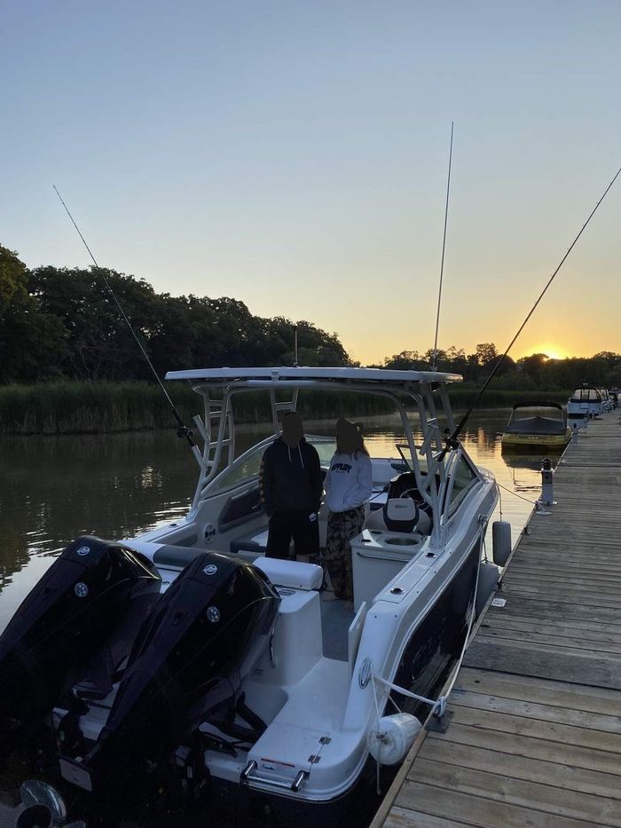 2020 Robalo R247 Photo 4 of 4