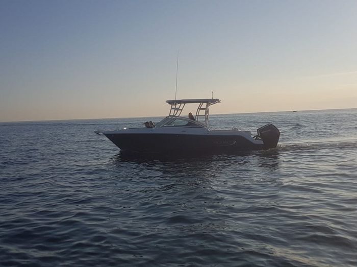 2020 Robalo R247 Photo 3 of 4