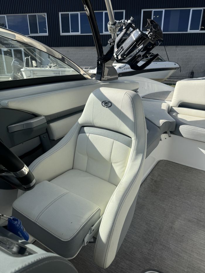2021 Cobalt CS23 Photo 7 of 10