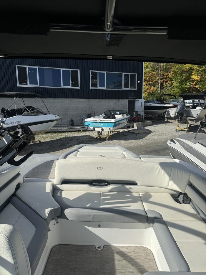 2021 Cobalt CS23 Photo 8 of 10