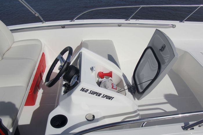 2026 Boston Whaler 160 Super Sport Photo 3 of 10