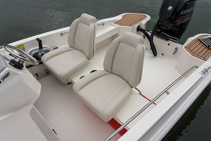 2026 Boston Whaler 160 Super Sport Photo 9 of 10