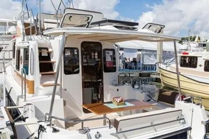 2026 Ranger Tugs R-31 CB Photo 11 sur 21