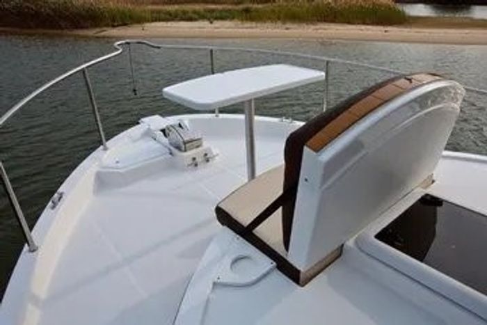 2026 Ranger Tugs R-31 CB Photo 7 sur 21