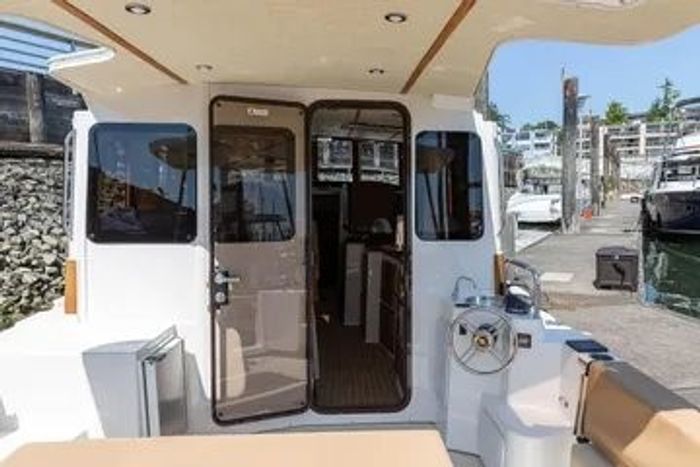 2026 Ranger Tugs R-31 S Photo 4 sur 11