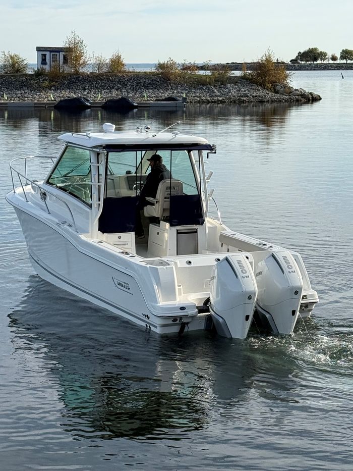 2026 Boston Whaler 285 Conquest Photo 3 of 11