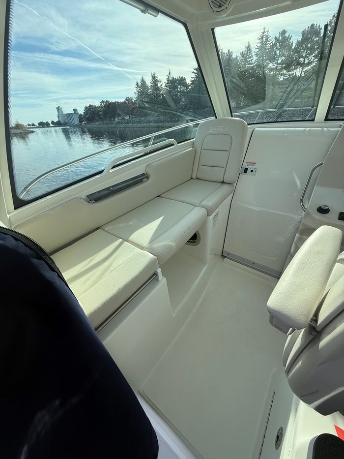 2026 Boston Whaler 285 Conquest Photo 7 of 11