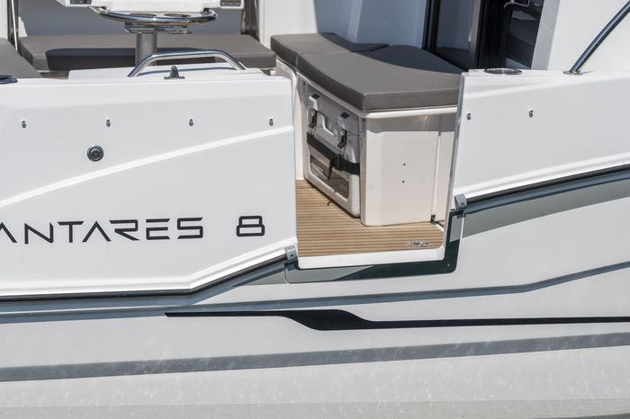 2026 Beneteau Antares 8 Photo 13 of 30
