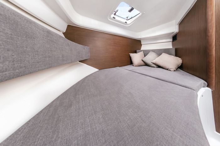 2026 Beneteau Antares 8 Photo 19 of 30