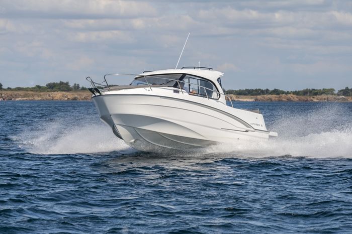 2026 Beneteau Antares 8 Photo 8 of 30