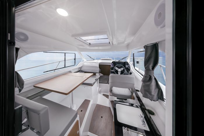 2026 Beneteau Antares 8 Photo 21 of 30