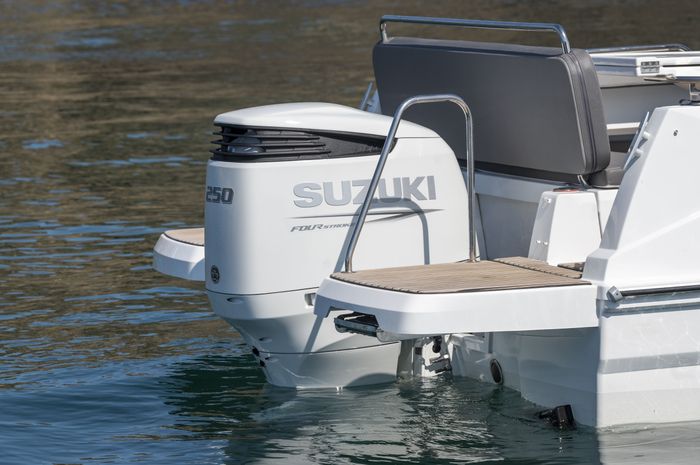 2026 Beneteau Antares 8 Photo 10 of 30