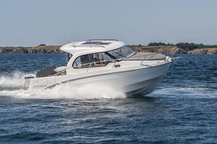 2026 Beneteau Antares 8 Photo 5 of 30