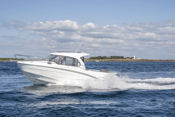 2026 Beneteau Antares 8 Photo 6 of 30