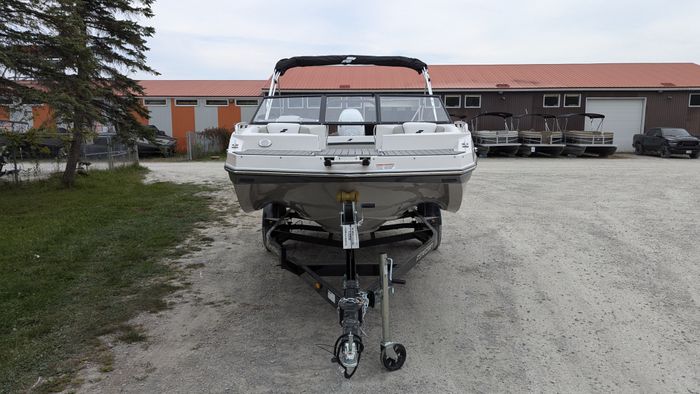 2026 Starcraft SVX 190 Full Windshield Deck Boat in Black with a  Photo 3 of 35