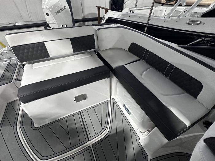 2024 Monterey M45 (DEMO) Photo 6 of 12