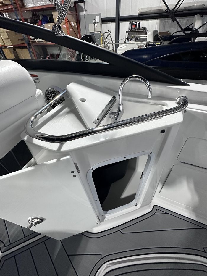2024 Monterey M45 (DEMO) Photo 7 of 12