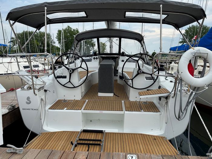 2023 Beneteau Oceanis 34.1 Photo 2 of 59