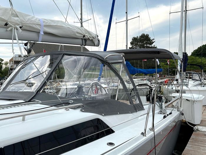 2023 Beneteau Oceanis 34.1 Photo 10 of 59