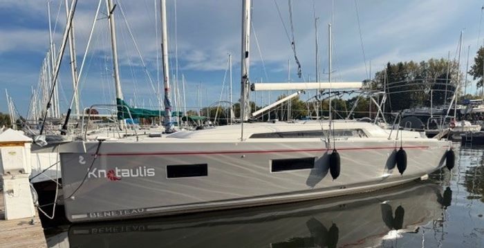 2023 Beneteau Oceanis 34.1 Photo 7 of 59