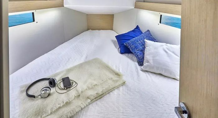 2023 Beneteau Oceanis 34.1 Photo 44 of 59