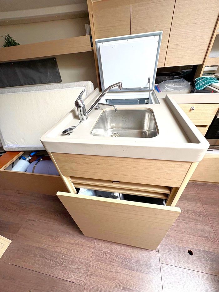 2023 Beneteau Oceanis 34.1 Photo 35 of 59
