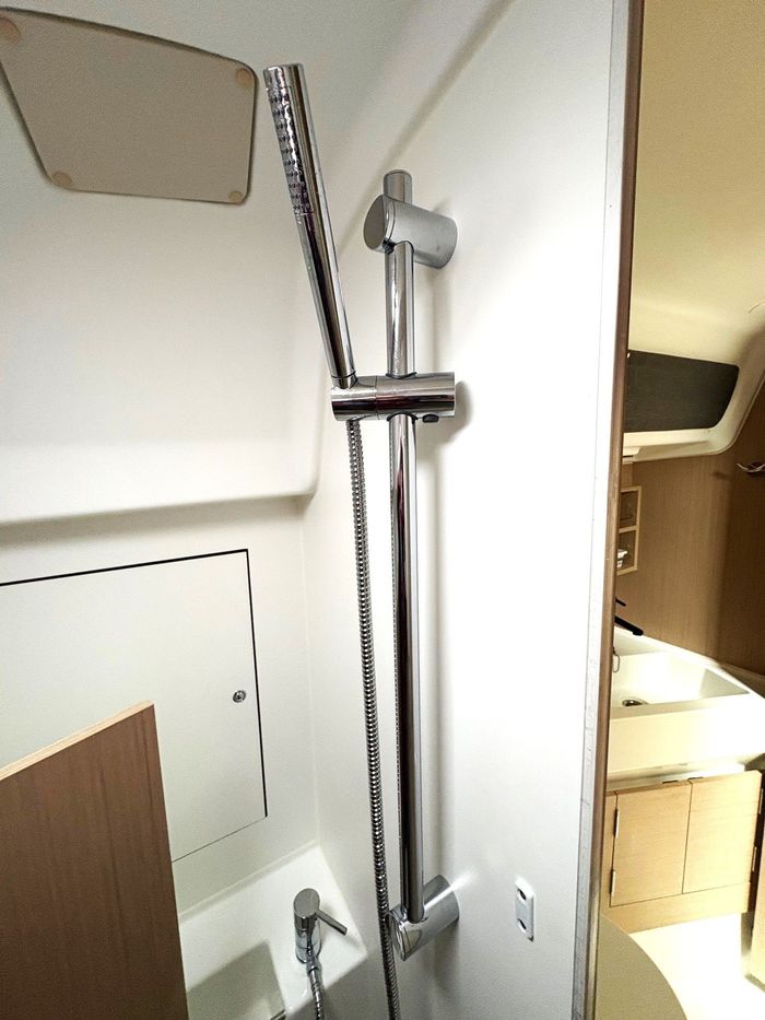 2023 Beneteau Oceanis 34.1 Photo 42 of 59