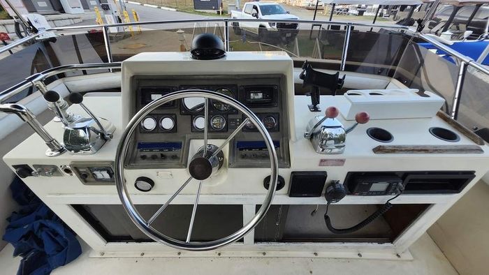 1986 Trojan F36 Photo 9 of 19