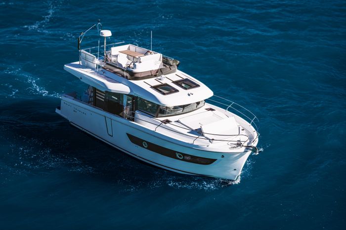2026 Beneteau Swift Trawler 37 Fly Photo 6 of 27