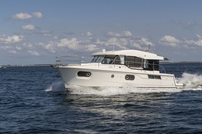 2026 Beneteau Swift Trawler 41 Sedan Photo 5 of 11
