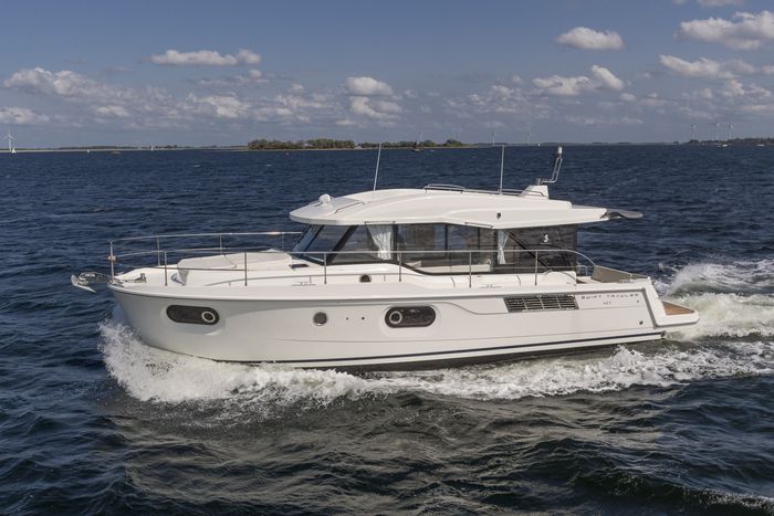 2026 Beneteau Swift Trawler 41 Sedan Photo 3 of 11