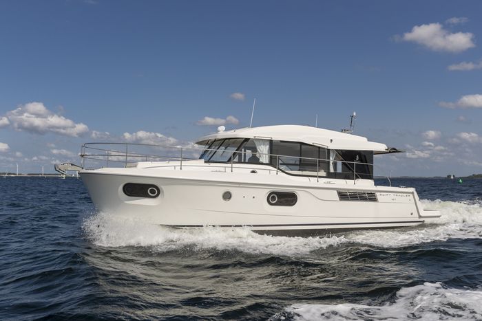 2026 Beneteau Swift Trawler 41 Sedan Photo 2 of 11