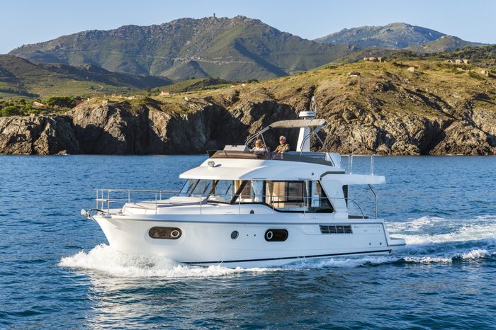 2026 Beneteau Swift Trawler 41 Fly Photo 2 of 30