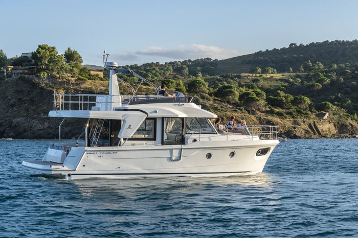 2026 Beneteau Swift Trawler 41 Fly Photo 5 of 30