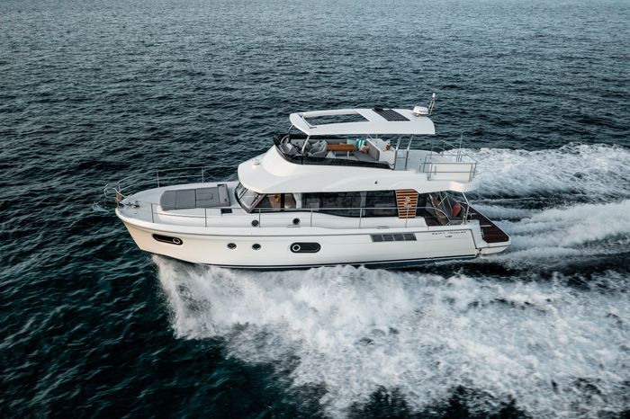 2026 Beneteau Swift Trawler 48 Photo 10 of 51