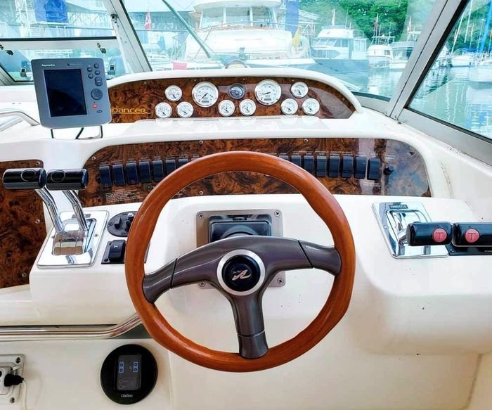 1996 Sea Ray 330 Sundancer Photo 14 sur 37