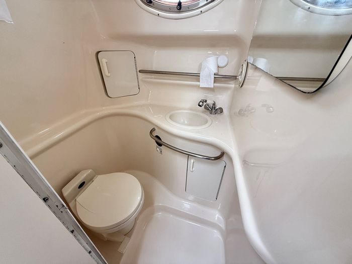 1996 Sea Ray 330 Sundancer Photo 32 sur 37